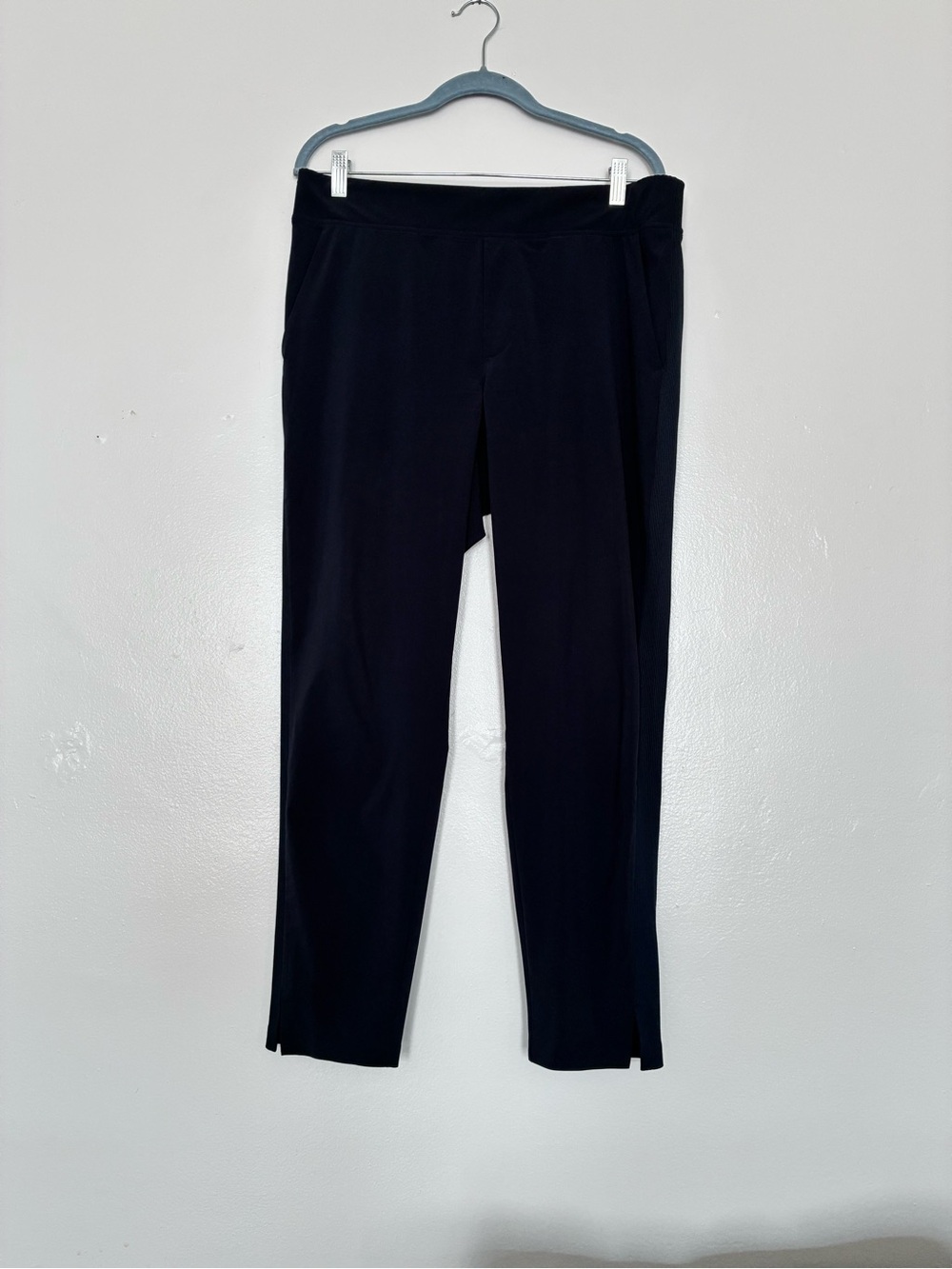 Athleta navy straight leg pants with pockets
